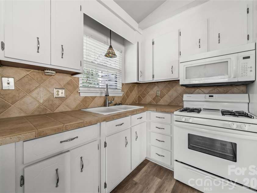 4518 Nicks Tavern Road, Charlotte, NC 28215.  MLS# CAR4362807, YatesRealty ID 7942. 