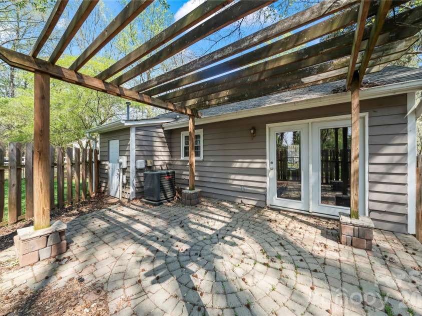4518 Nicks Tavern Road, Charlotte, NC 28215.  MLS# CAR4362807, YatesRealty ID 7942. 