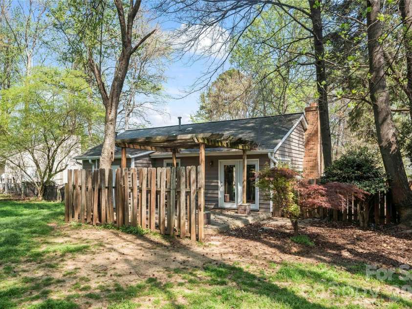 4518 Nicks Tavern Road, Charlotte, NC 28215.  MLS# CAR4362807, YatesRealty ID 7942. 