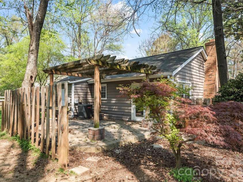 4518 Nicks Tavern Road, Charlotte, NC 28215.  MLS# CAR4362807, YatesRealty ID 7942. 