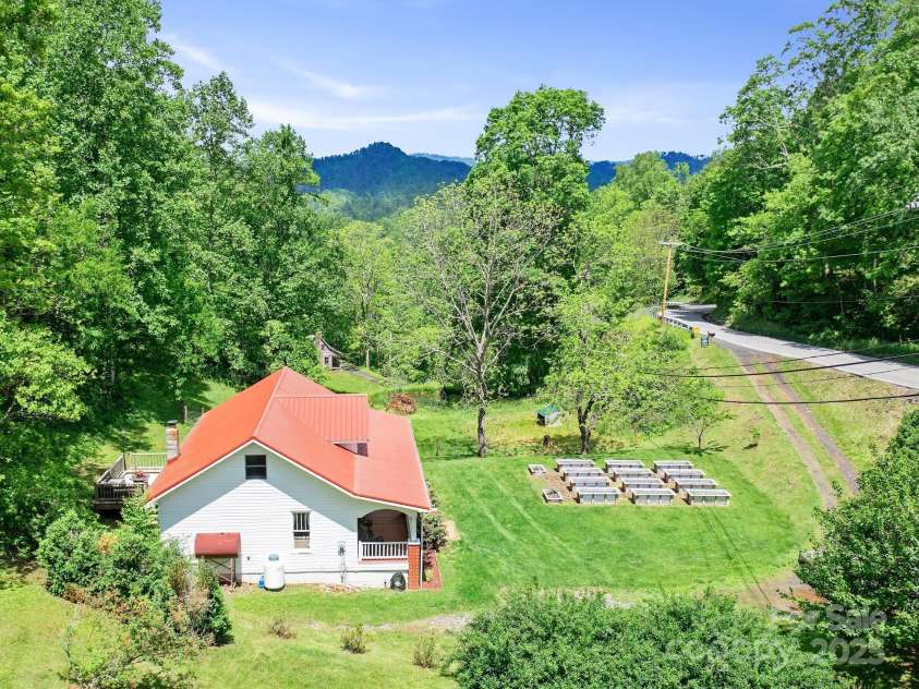 4685 NC Hwy 197 Highway, Green Mountain, NC 28740.  MLS# CAR4212711, YatesRealty ID 7942. 