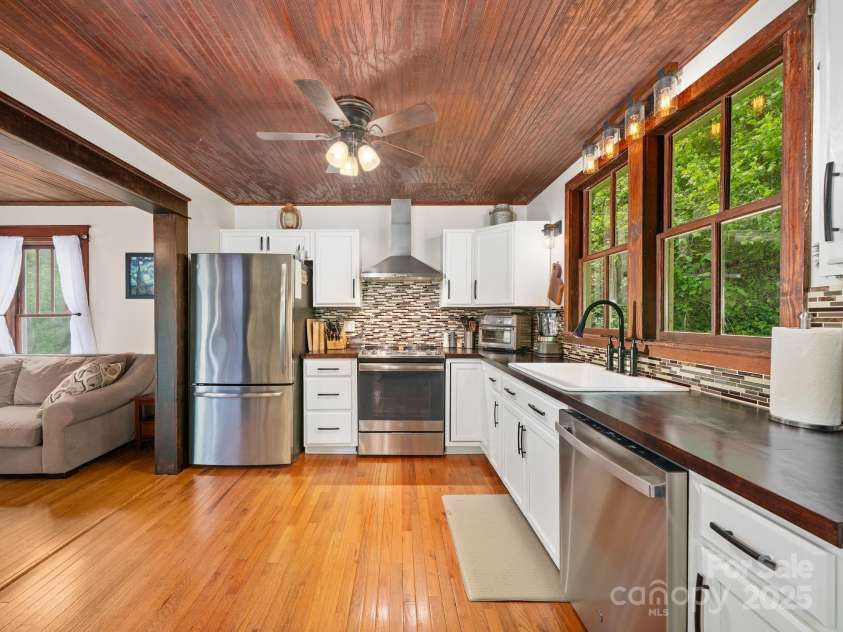4685 NC Hwy 197 Highway, Green Mountain, NC 28740.  MLS# CAR4212711, YatesRealty ID 7942. 