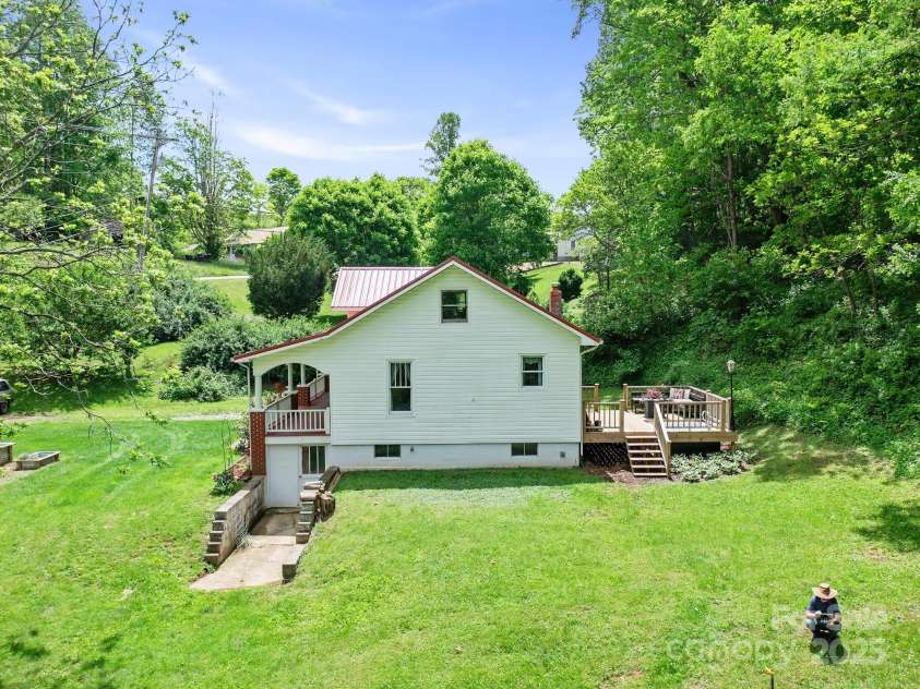4685 NC Hwy 197 Highway, Green Mountain, NC 28740.  MLS# CAR4212711, YatesRealty ID 7942. 