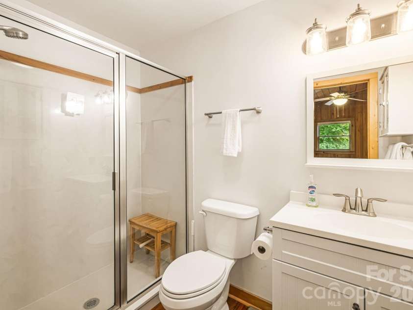 3245 Puncheon Fork Road, Mars Hill, NC 28754.  MLS# CAR4345903, YatesRealty ID 7943. Bathroom 1