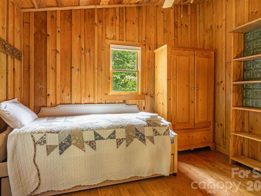 3245 Puncheon Fork Road, Mars Hill, NC 28754.  MLS# CAR4345903, YatesRealty ID 7943. Flex/Office/Sleep Area, Main Level