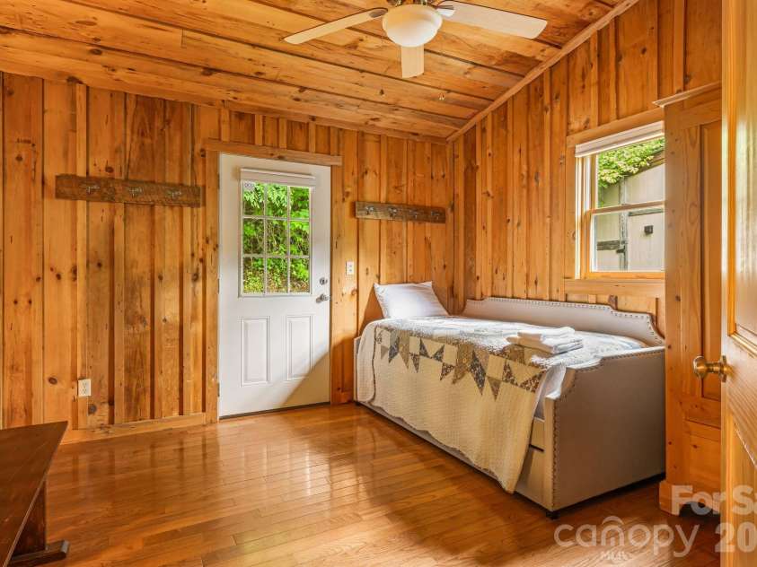 3245 Puncheon Fork Road, Mars Hill, NC 28754.  MLS# CAR4345903, YatesRealty ID 7943. Flex/Office/Sleep Area, Main Level