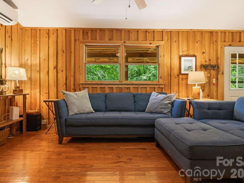 3245 Puncheon Fork Road, Mars Hill, NC 28754.  MLS# CAR4345903, YatesRealty ID 7943. Great Room
