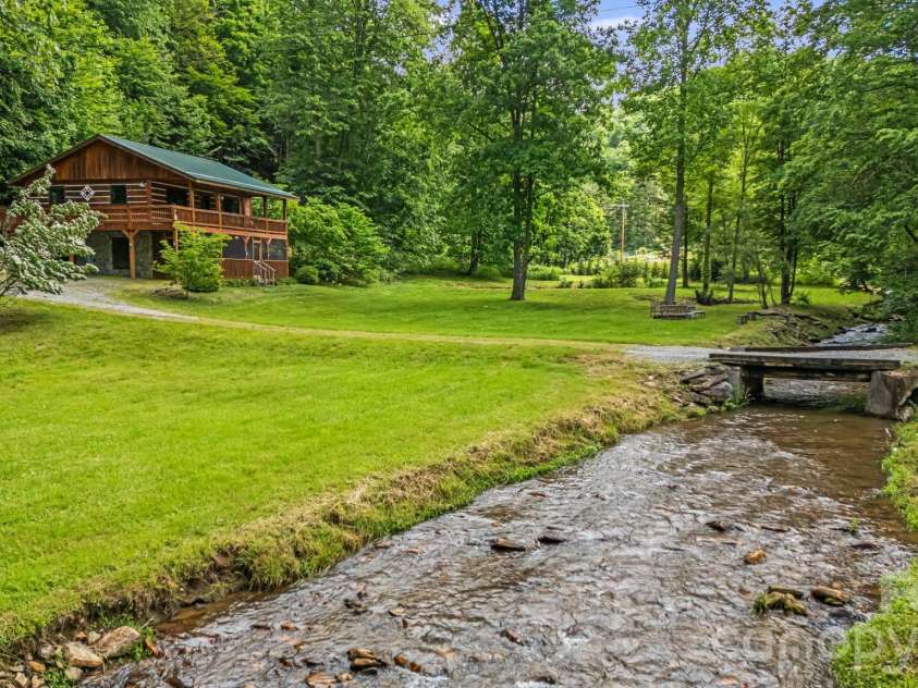 3245 Puncheon Fork Road, Mars Hill, NC 28754.  MLS# CAR4345903, YatesRealty ID 7943. Majestic Setting