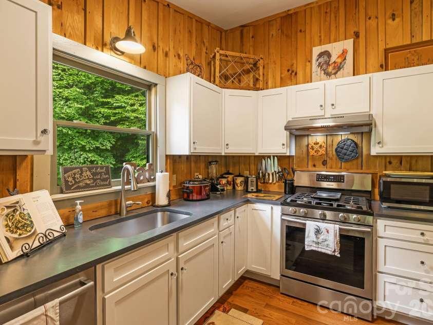 3245 Puncheon Fork Road, Mars Hill, NC 28754.  MLS# CAR4345903, YatesRealty ID 7943. Updated Kitchen