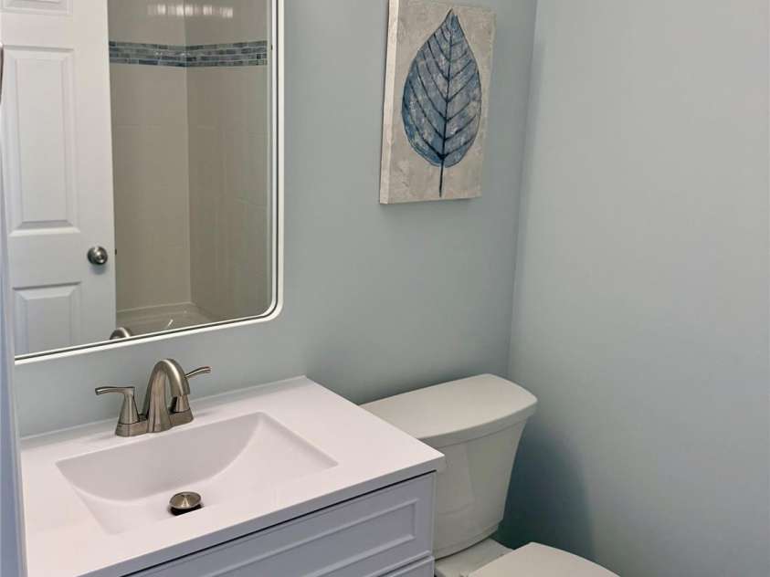 1649 Arlyn Circle, Charlotte, NC 28213.  MLS# CAR4355358, YatesRealty ID 7944. 2nd bathroom