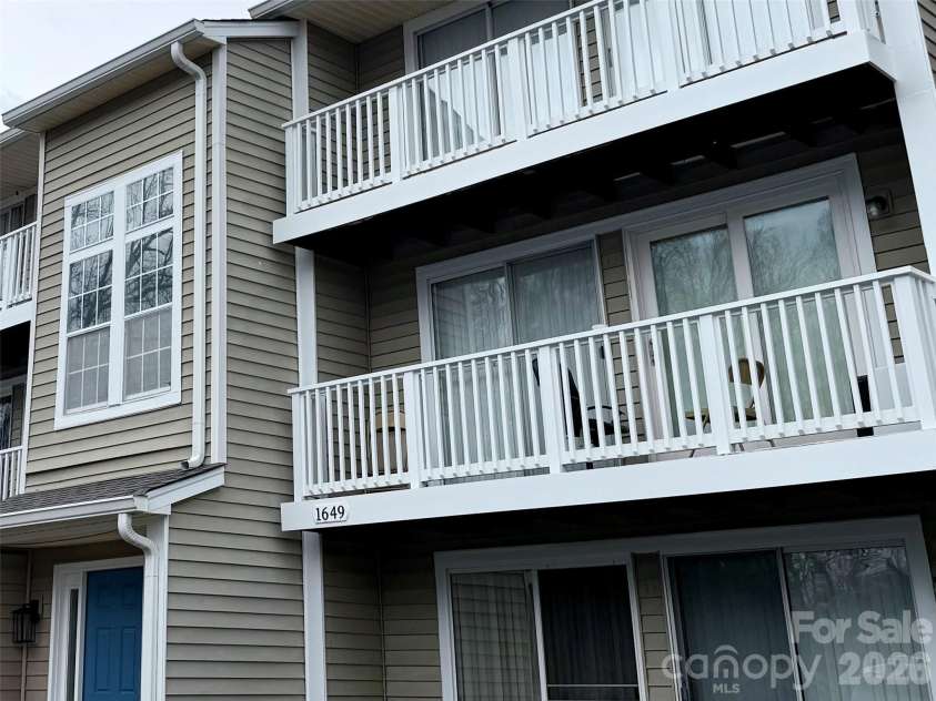 1649 Arlyn Circle, Charlotte, NC 28213.  MLS# CAR4355358, YatesRealty ID 7944. 