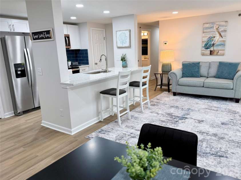1649 Arlyn Circle, Charlotte, NC 28213.  MLS# CAR4355358, YatesRealty ID 7944. 