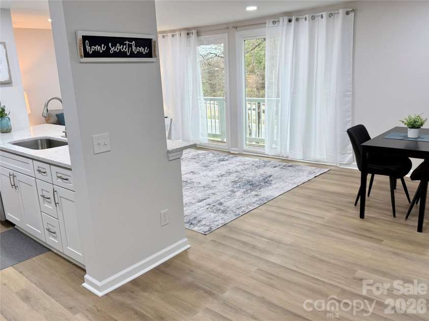 1649 Arlyn Circle, Charlotte, NC 28213.  MLS# CAR4355358, YatesRealty ID 7944. 