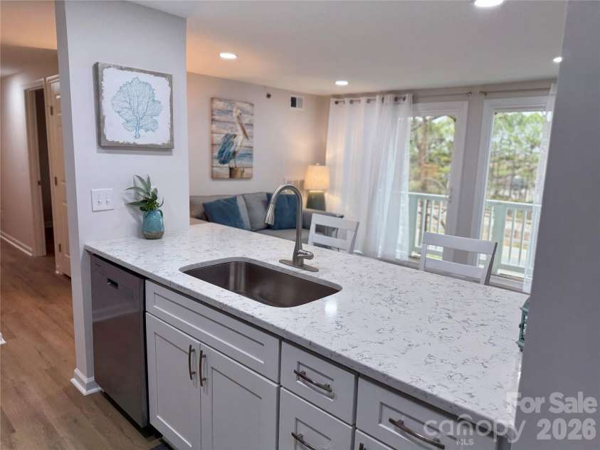 1649 Arlyn Circle, Charlotte, NC 28213.  MLS# CAR4355358, YatesRealty ID 7944. 