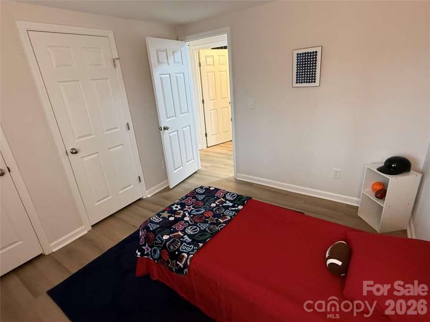 1649 Arlyn Circle, Charlotte, NC 28213.  MLS# CAR4355358, YatesRealty ID 7944. 