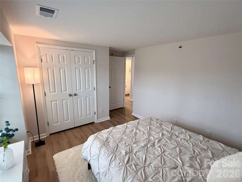1649 Arlyn Circle, Charlotte, NC 28213.  MLS# CAR4355358, YatesRealty ID 7944. 