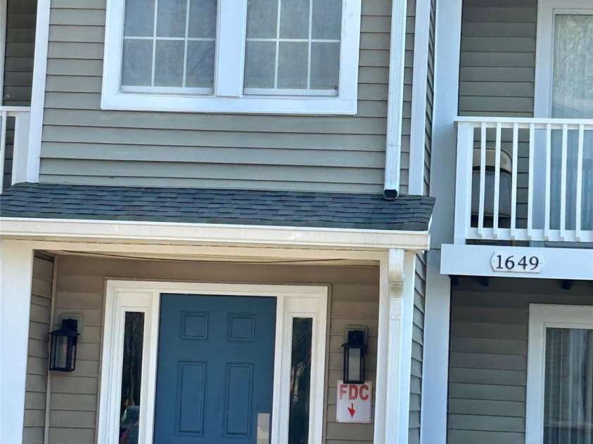 1649 Arlyn Circle, Charlotte, NC 28213.  MLS# CAR4355358, YatesRealty ID 7944. 