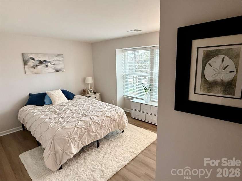 1649 Arlyn Circle, Charlotte, NC 28213.  MLS# CAR4355358, YatesRealty ID 7944. Main bedroom