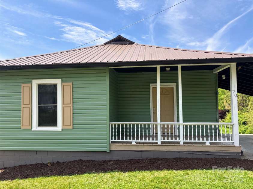 20 Cross Street, Marion, NC 28752.  MLS# CAR4249118, YatesRealty ID 7945. 