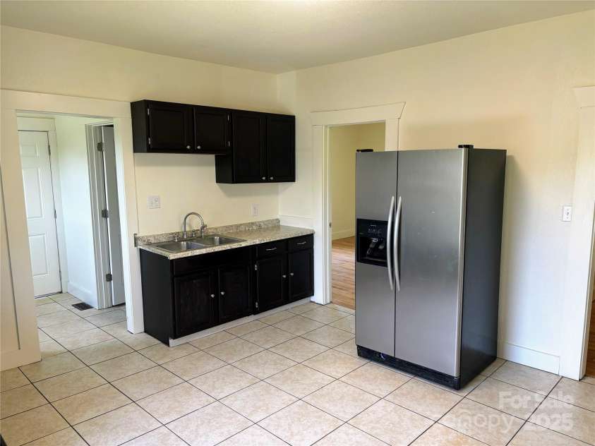 20 Cross Street, Marion, NC 28752.  MLS# CAR4249118, YatesRealty ID 7945. 