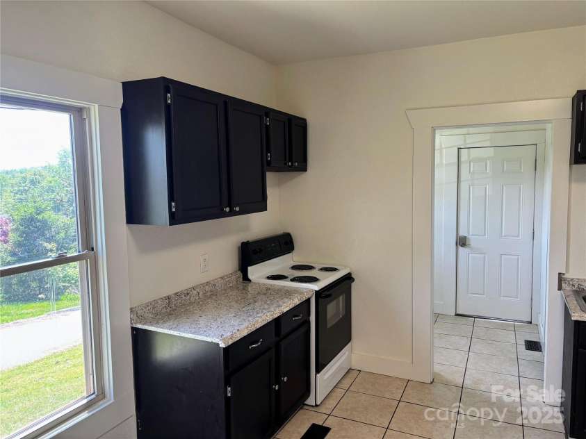 20 Cross Street, Marion, NC 28752.  MLS# CAR4249118, YatesRealty ID 7945. 