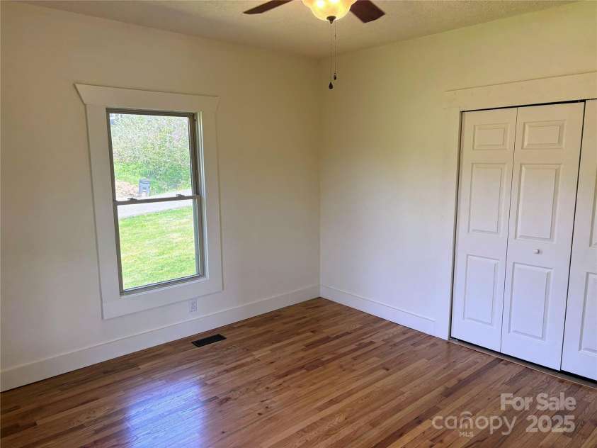 20 Cross Street, Marion, NC 28752.  MLS# CAR4249118, YatesRealty ID 7945. Primary 1