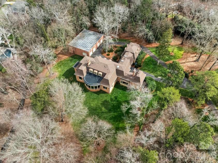 2750 Loch Lane, Charlotte, NC 28226.  MLS# CAR4335877, YatesRealty ID 7945. 