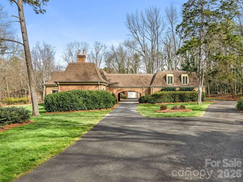 2750 Loch Lane, Charlotte, NC 28226.  MLS# CAR4335877, YatesRealty ID 7945. 