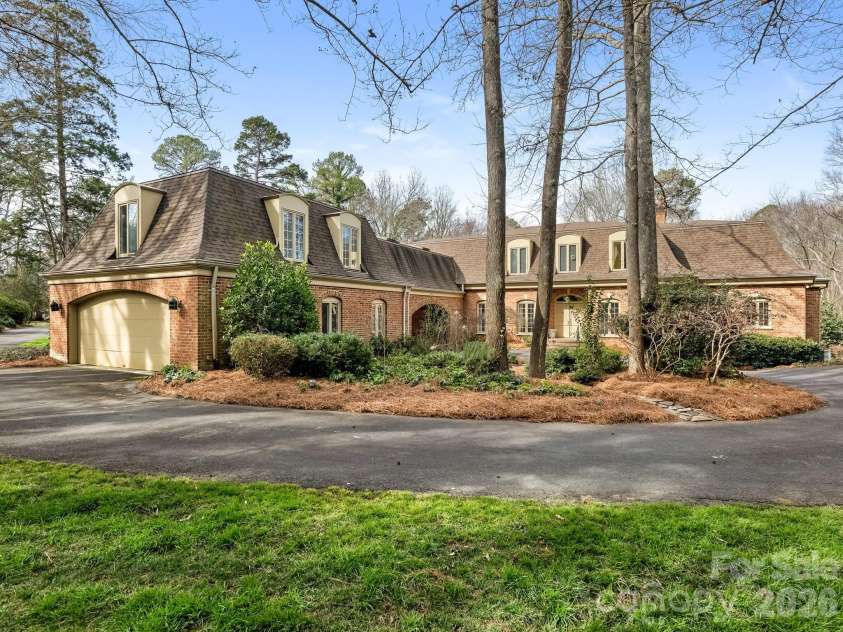 2750 Loch Lane, Charlotte, NC 28226.  MLS# CAR4335877, YatesRealty ID 7945. 