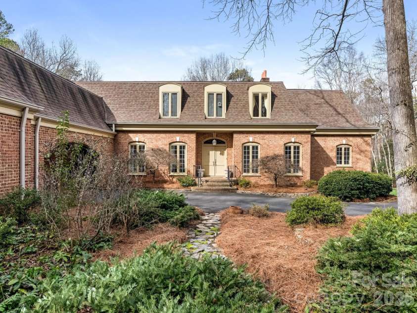 2750 Loch Lane, Charlotte, NC 28226.  MLS# CAR4335877, YatesRealty ID 7945. 