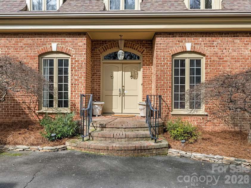 2750 Loch Lane, Charlotte, NC 28226.  MLS# CAR4335877, YatesRealty ID 7945. 