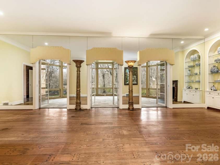 2750 Loch Lane, Charlotte, NC 28226.  MLS# CAR4335877, YatesRealty ID 7945. 