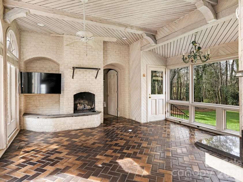 2750 Loch Lane, Charlotte, NC 28226.  MLS# CAR4335877, YatesRealty ID 7945. 