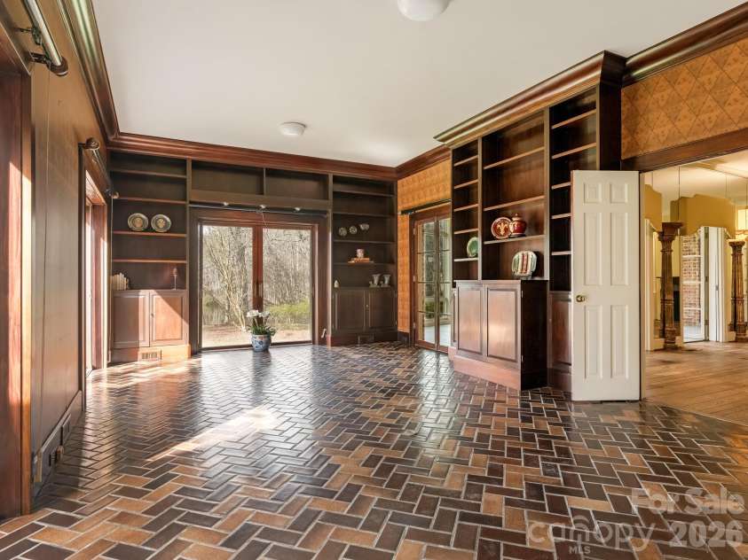 2750 Loch Lane, Charlotte, NC 28226.  MLS# CAR4335877, YatesRealty ID 7945. 