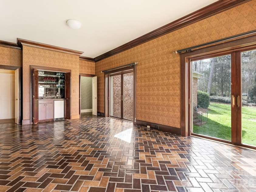 2750 Loch Lane, Charlotte, NC 28226.  MLS# CAR4335877, YatesRealty ID 7945. 