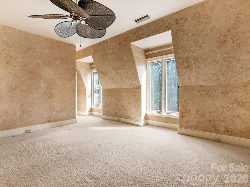 2750 Loch Lane, Charlotte, NC 28226.  MLS# CAR4335877, YatesRealty ID 7945. 