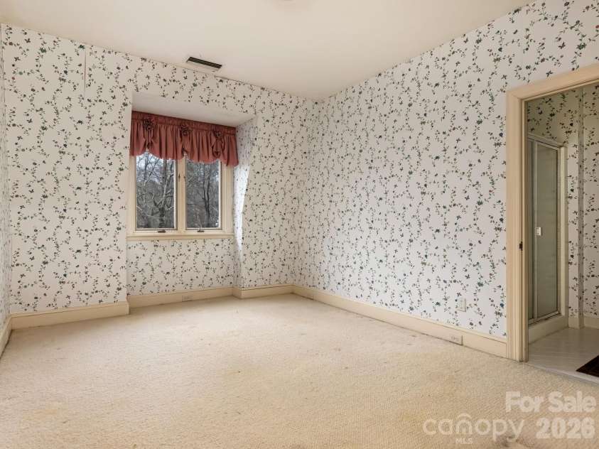 2750 Loch Lane, Charlotte, NC 28226.  MLS# CAR4335877, YatesRealty ID 7945. 