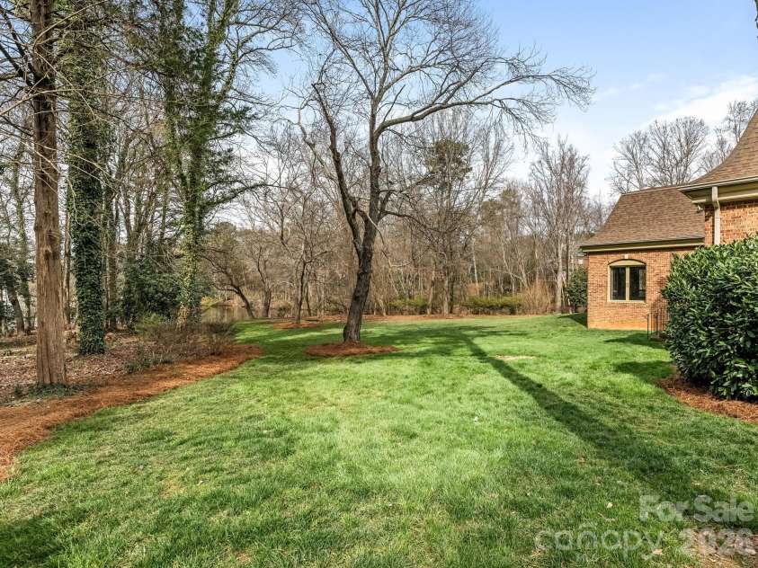 2750 Loch Lane, Charlotte, NC 28226.  MLS# CAR4335877, YatesRealty ID 7945. 