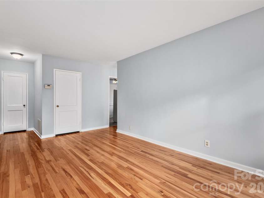 615 Biltmore Avenue, Asheville, NC 28803.  MLS# CAR4337202, YatesRealty ID 7946. 