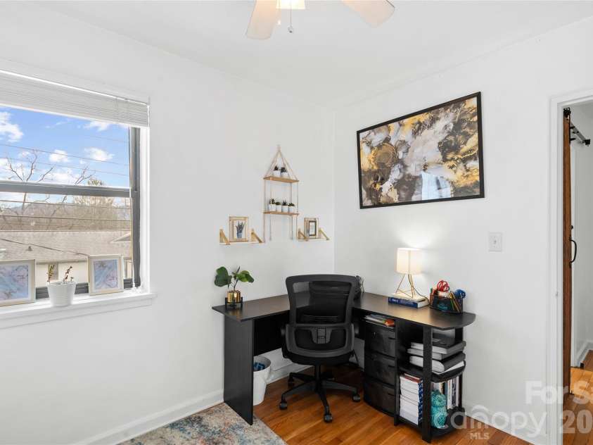 615 Biltmore Avenue, Asheville, NC 28803.  MLS# CAR4411921, YatesRealty ID 7946. 