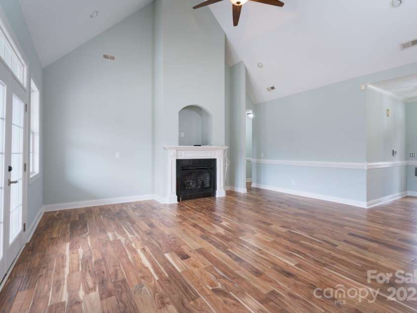 1750 Williamsburg Drive, Rock Hill, SC 29732.  MLS# CAR4221338, YatesRealty ID 7949. 