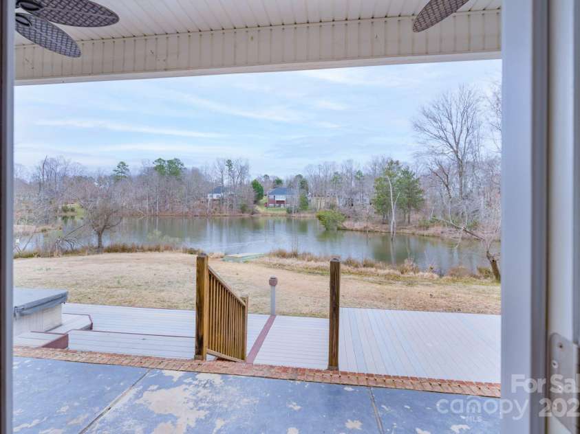 1750 Williamsburg Drive, Rock Hill, SC 29732.  MLS# CAR4221338, YatesRealty ID 7949. 