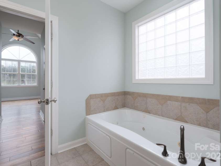 1750 Williamsburg Drive, Rock Hill, SC 29732.  MLS# CAR4221338, YatesRealty ID 7949. 