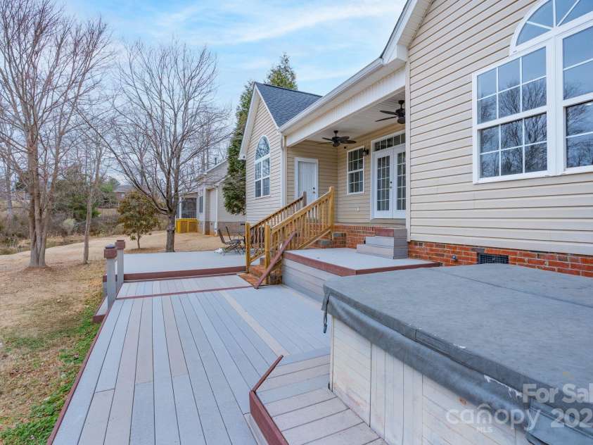 1750 Williamsburg Drive, Rock Hill, SC 29732.  MLS# CAR4221338, YatesRealty ID 7949. 