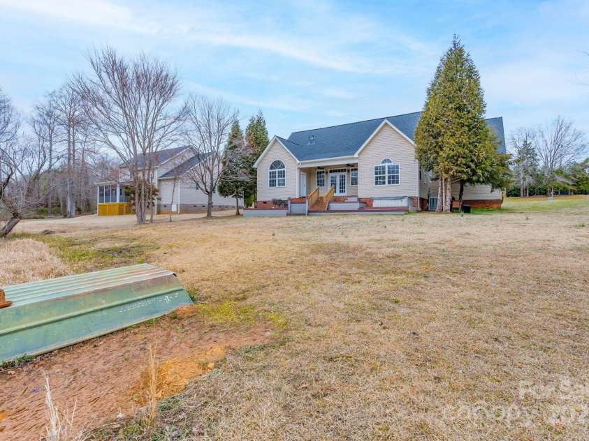 1750 Williamsburg Drive, Rock Hill, SC 29732.  MLS# CAR4221338, YatesRealty ID 7949. 