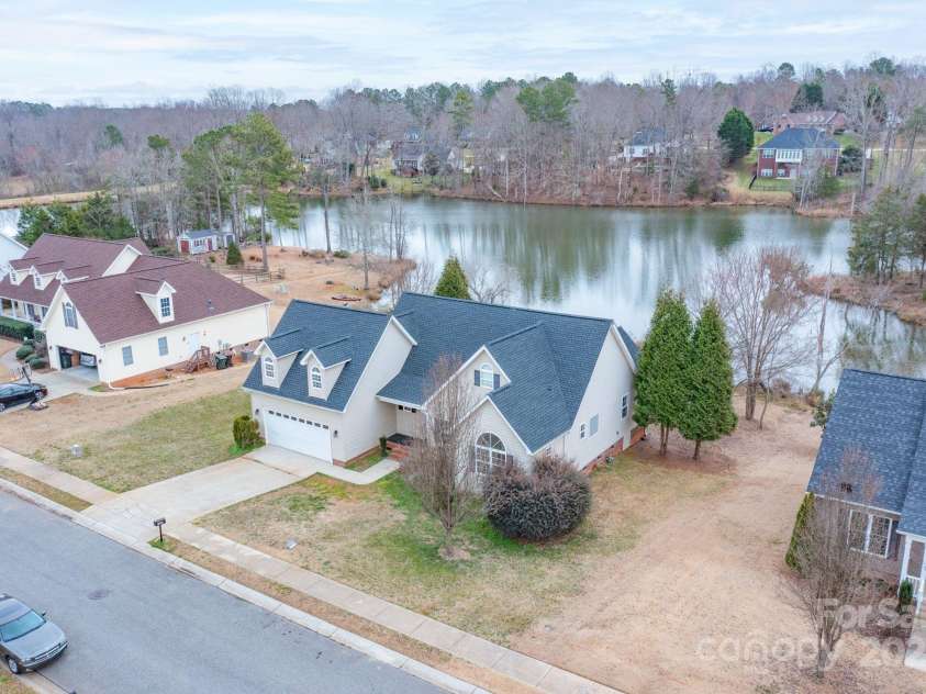 1750 Williamsburg Drive, Rock Hill, SC 29732.  MLS# CAR4221338, YatesRealty ID 7949. 