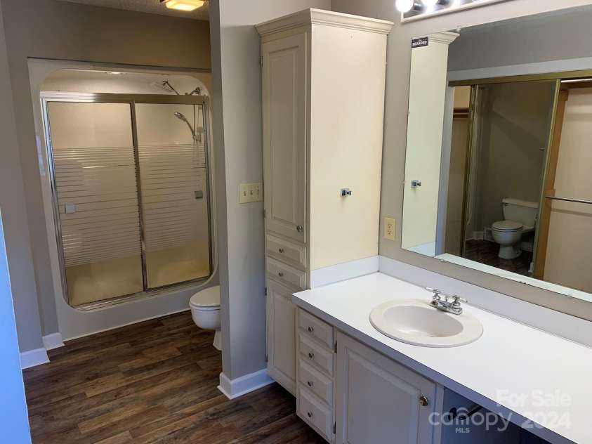 621 Cricket Drive, North Wilkesboro, NC 28659.  MLS# CAR4183166, YatesRealty ID 795. 