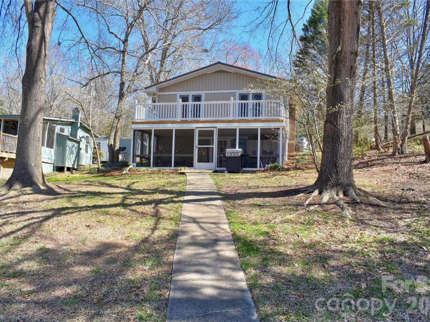 320 Pinehaven Drive, Badin Lake, NC 28127.  MLS# CAR4357128, YatesRealty ID 7951. 