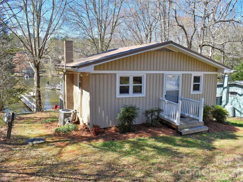 320 Pinehaven Drive, Badin Lake, NC 28127.  MLS# CAR4357128, YatesRealty ID 7951. 