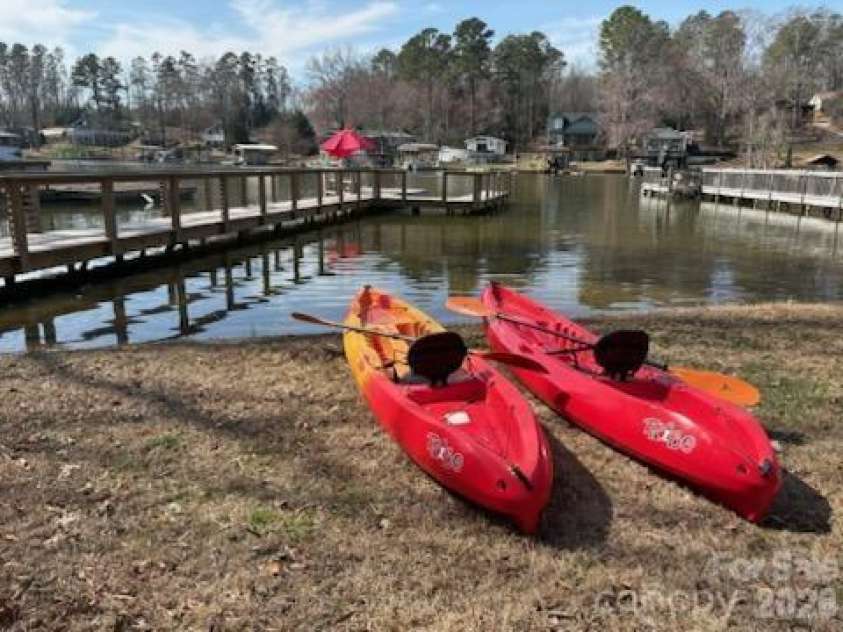 320 Pinehaven Drive, Badin Lake, NC 28127.  MLS# CAR4357128, YatesRealty ID 7951. 